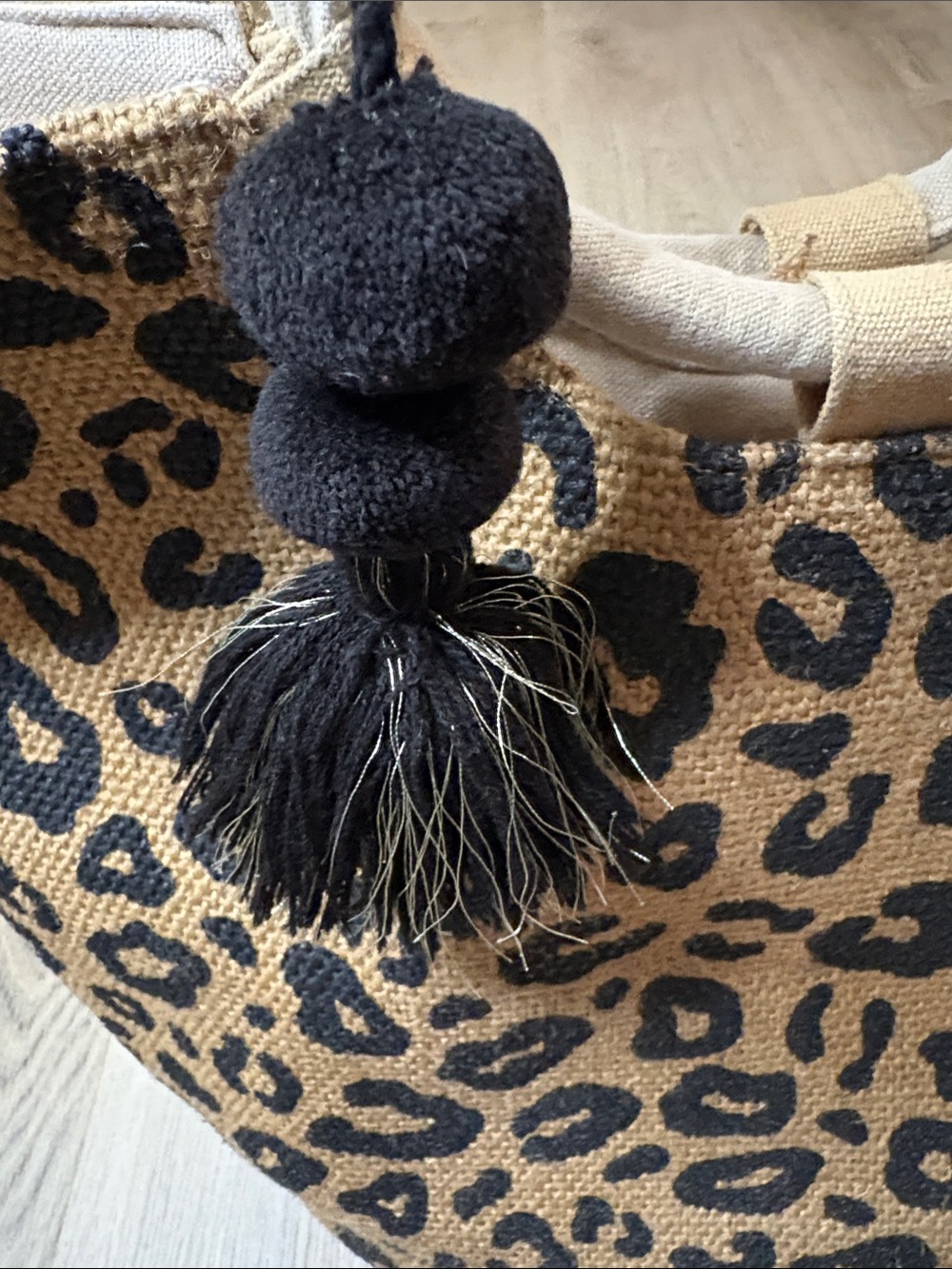 America & Beyond Leopard Jute Tote Bag With Tassel beach vacation travel cruise - Picture 7 of 13